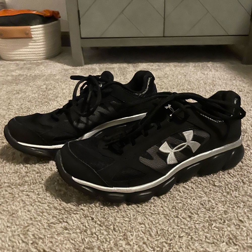 Under Armor Sneakers - Picture 2 of 6